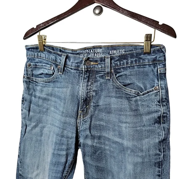 Levi's Athletic Fit Men's Jeans - Dark Wash - Tapered Leg